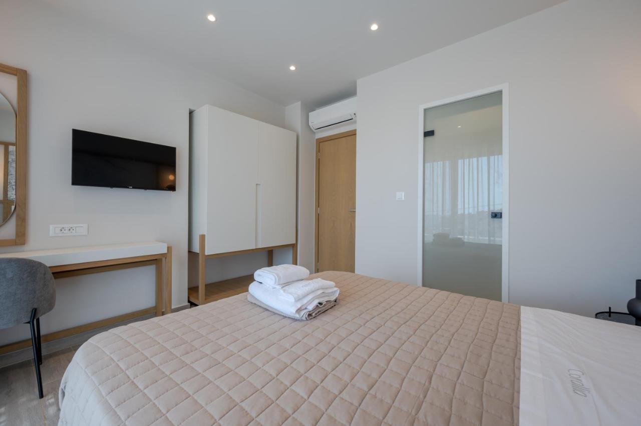 Vila Corallia Near The